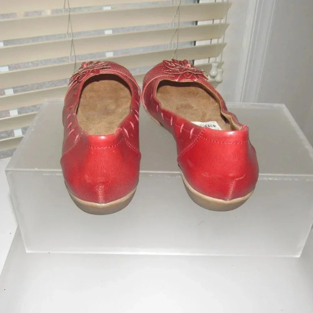 White Mountain Red Floral Applique Slip-On Flats - Picture 5 of 6